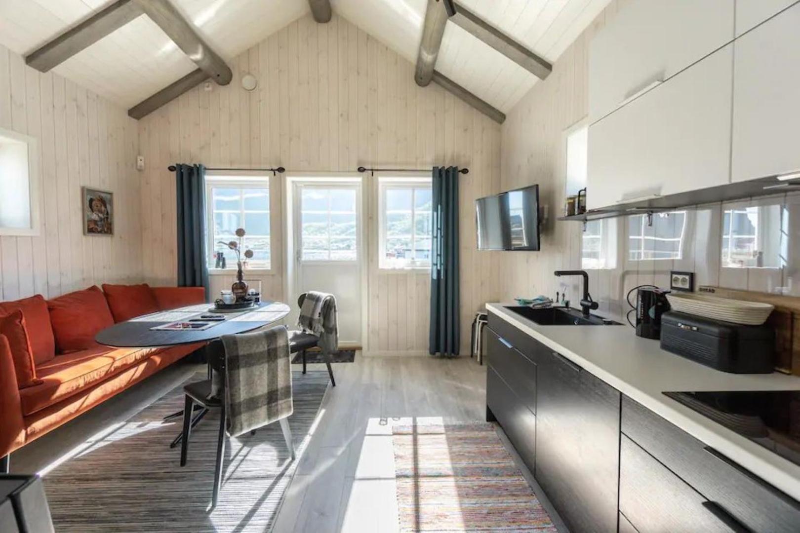 Madelhea Cabin- Seaview Lodge Рейне Екстер'єр фото